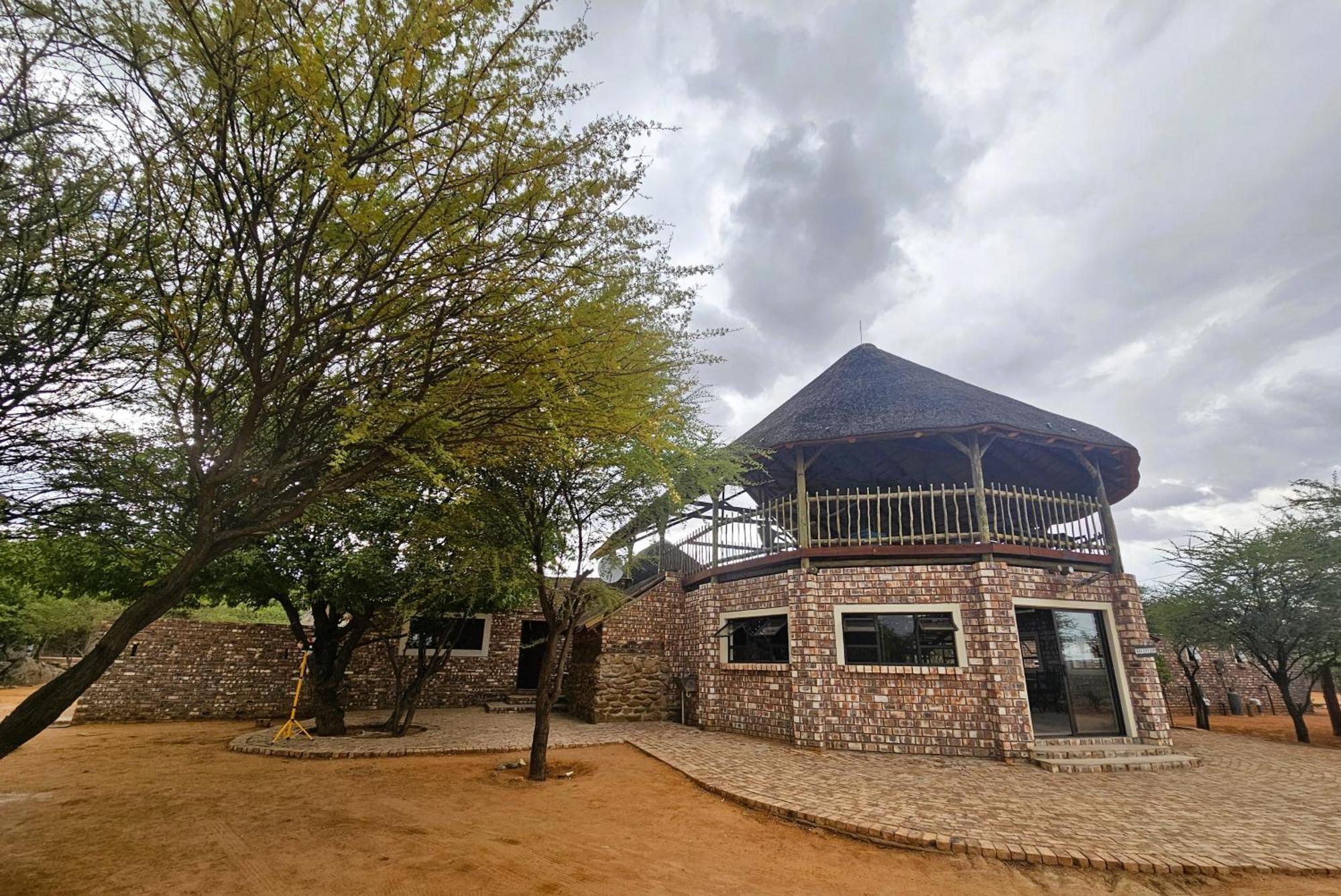 Kaoko Bush Lodge Kamanjab エクステリア 写真