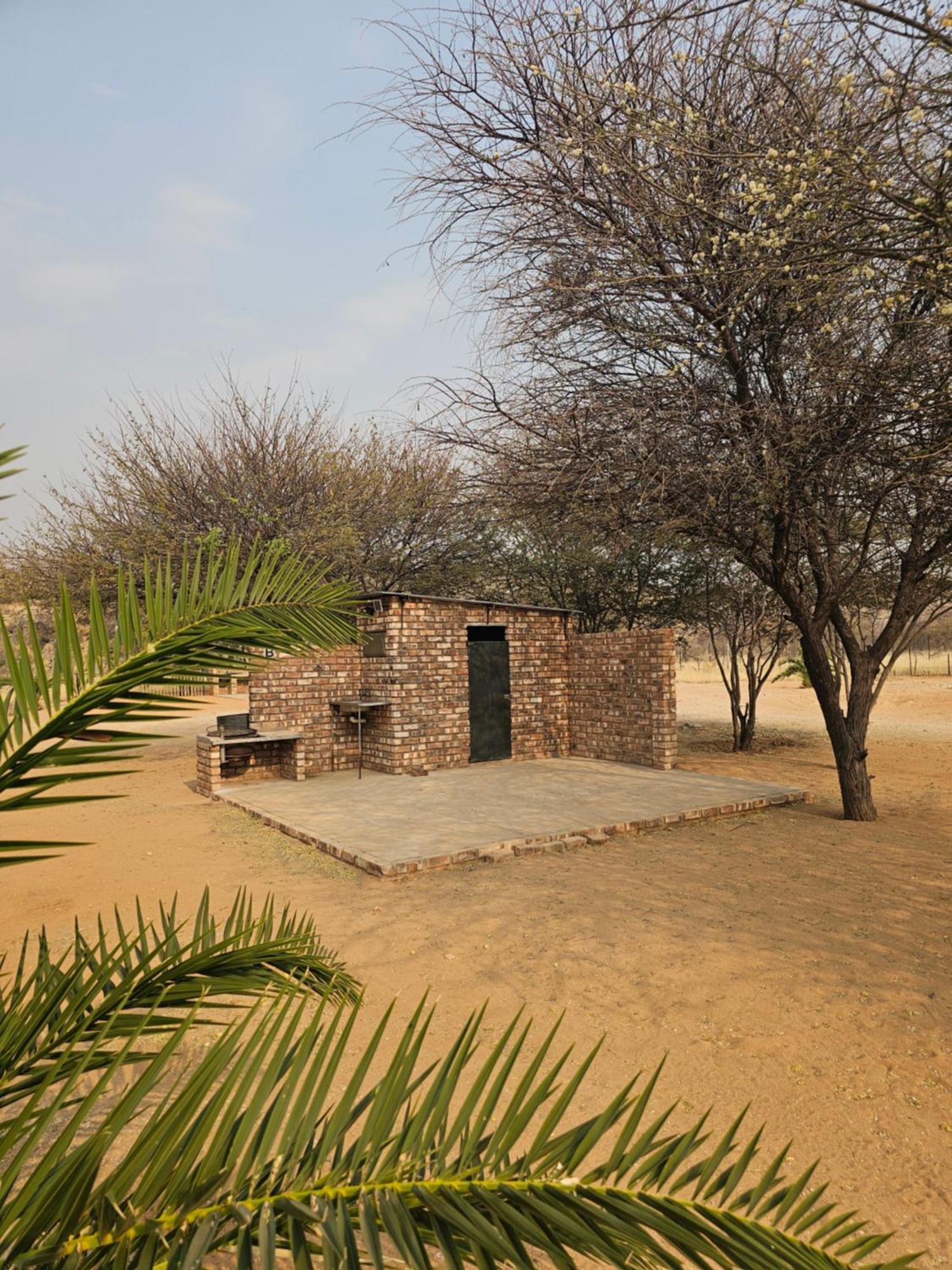Kaoko Bush Lodge Kamanjab エクステリア 写真
