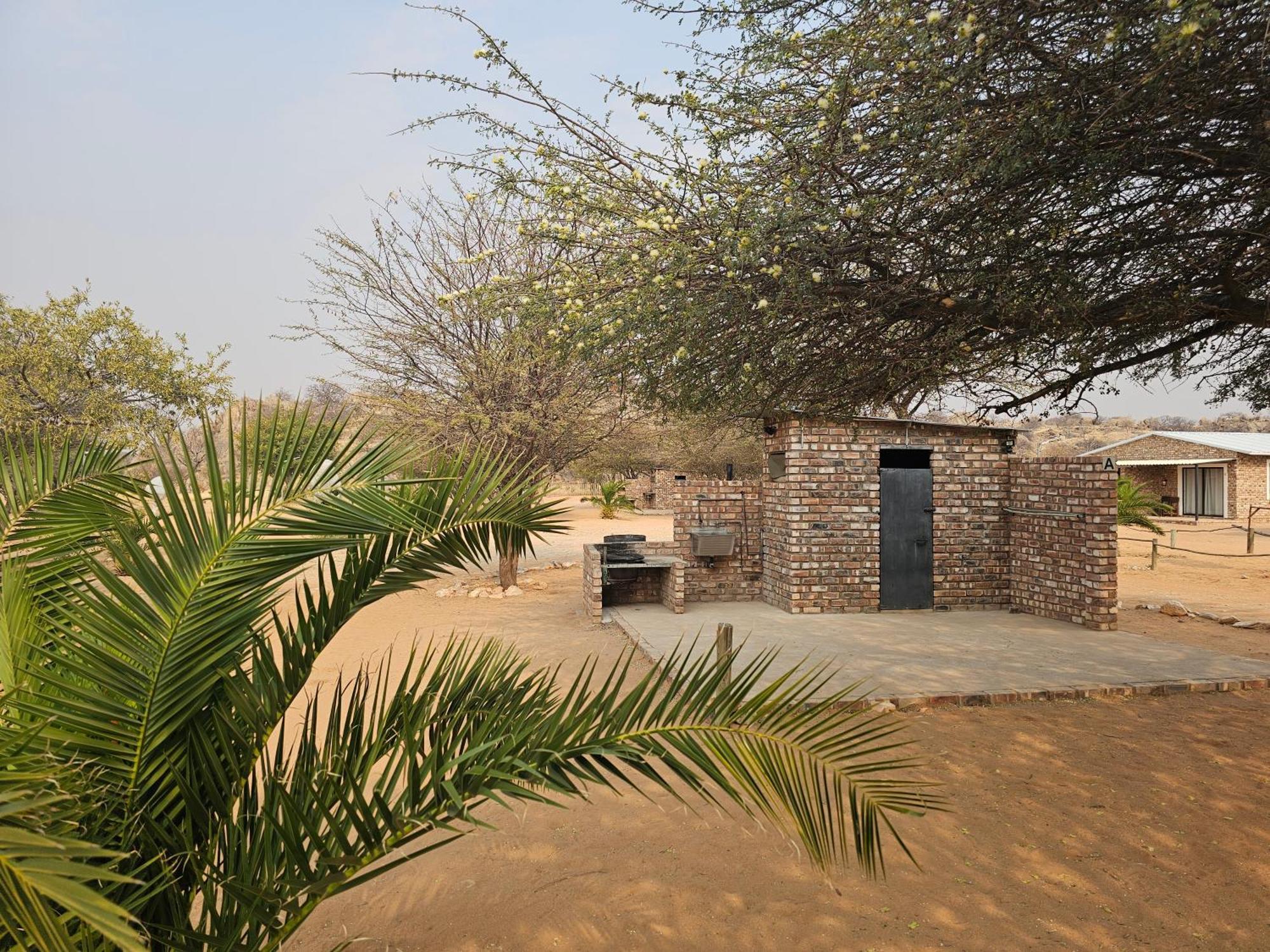 Kaoko Bush Lodge Kamanjab エクステリア 写真