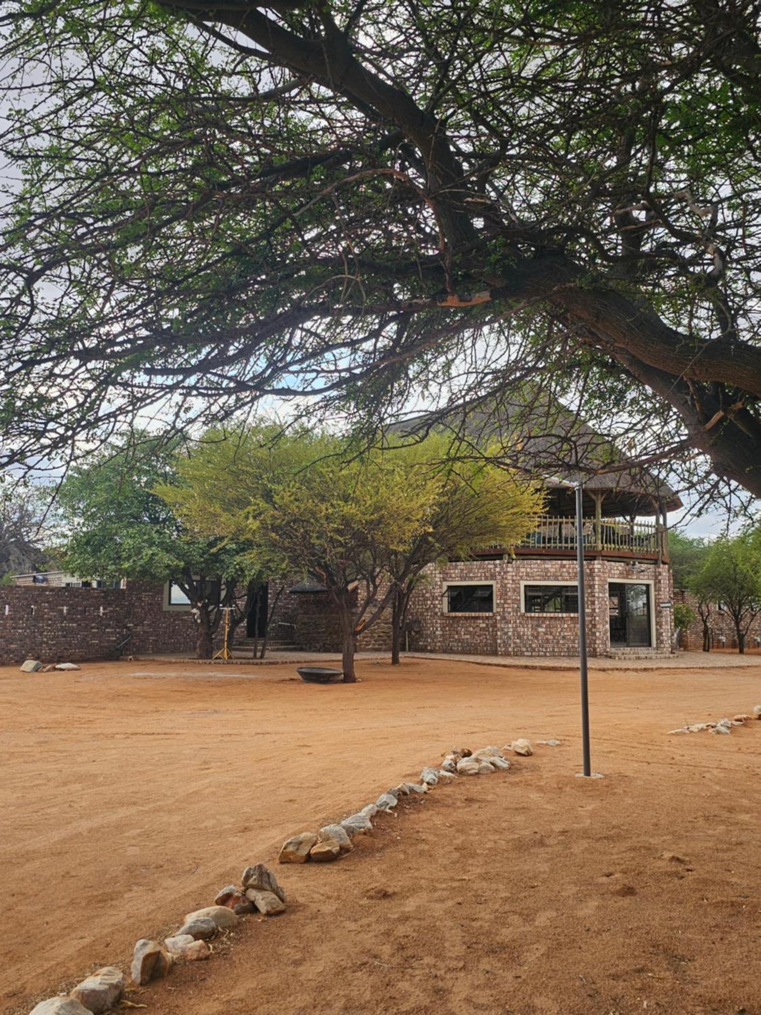 Kaoko Bush Lodge Kamanjab エクステリア 写真