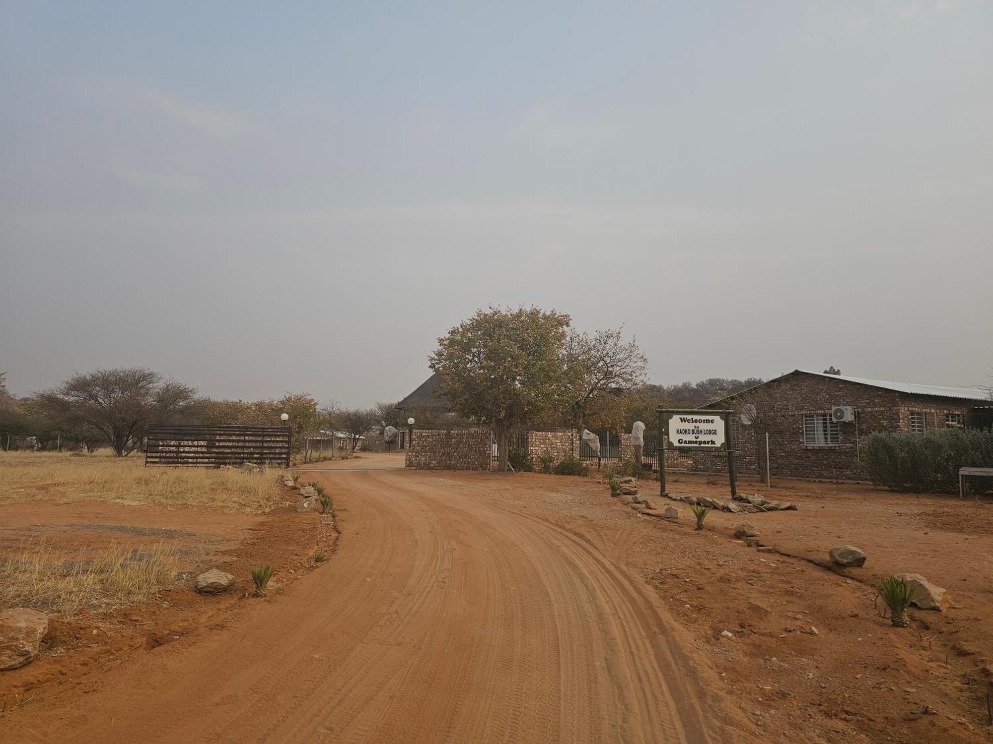 Kaoko Bush Lodge Kamanjab エクステリア 写真