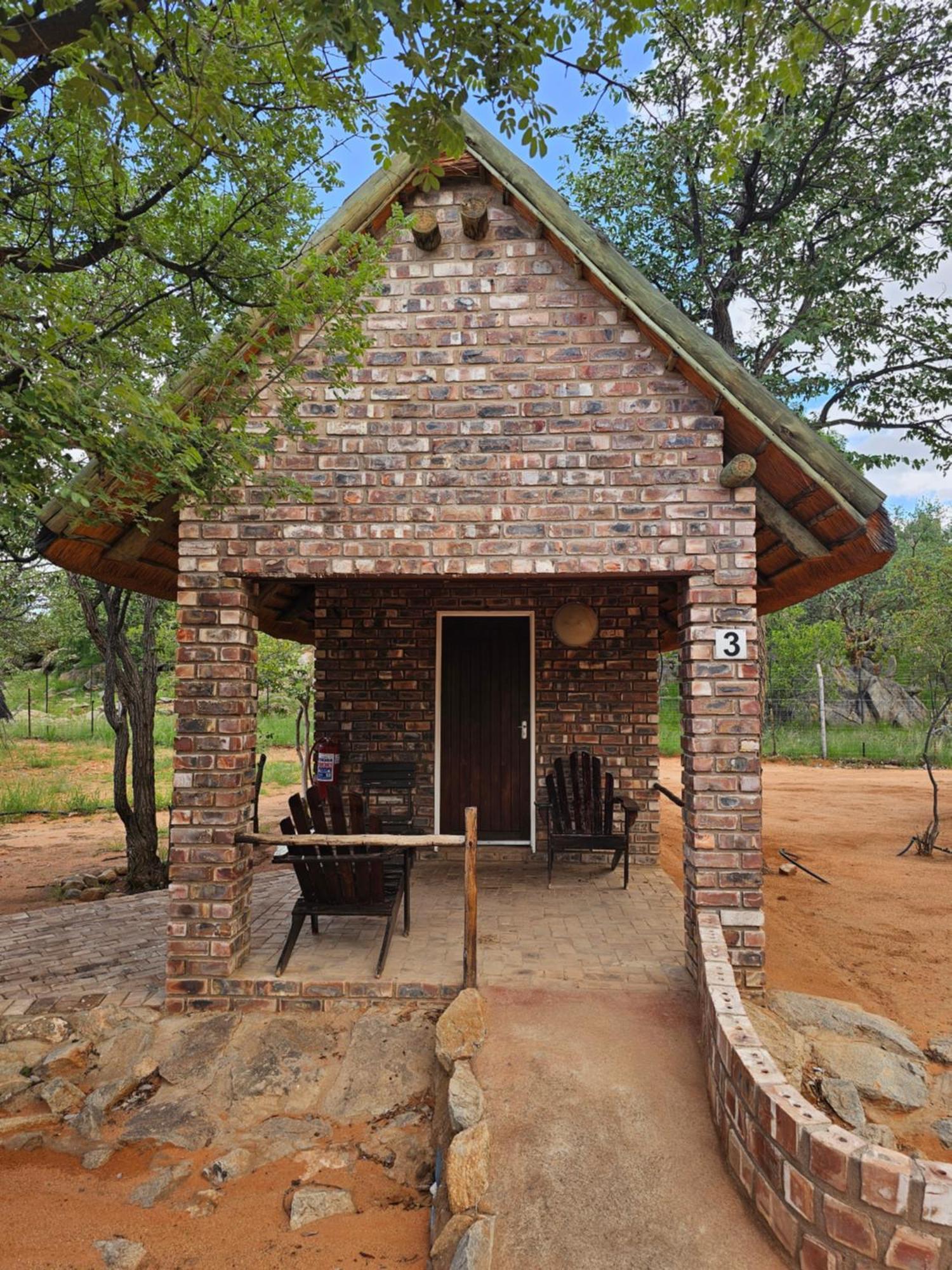 Kaoko Bush Lodge Kamanjab エクステリア 写真
