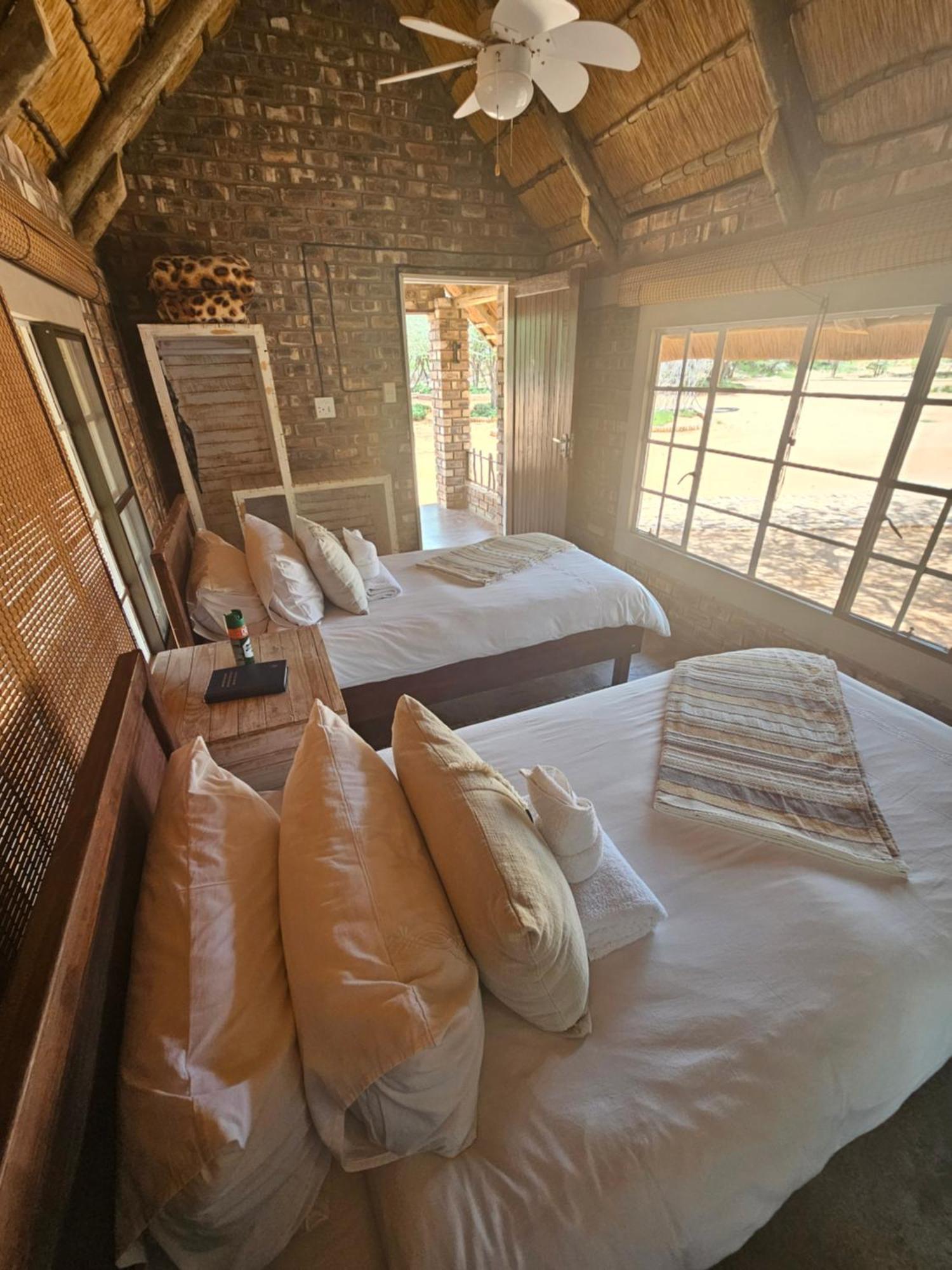 Kaoko Bush Lodge Kamanjab エクステリア 写真