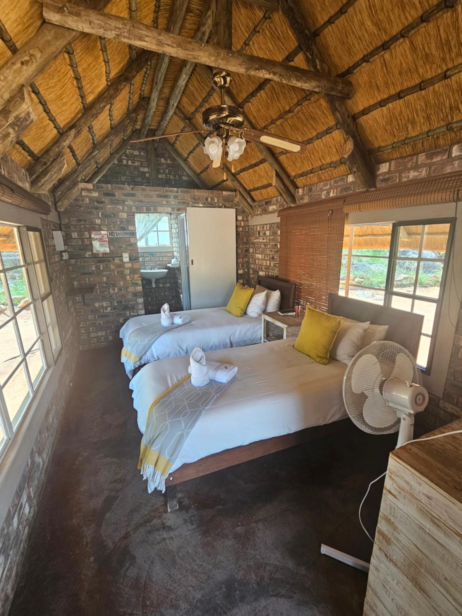 Kaoko Bush Lodge Kamanjab エクステリア 写真