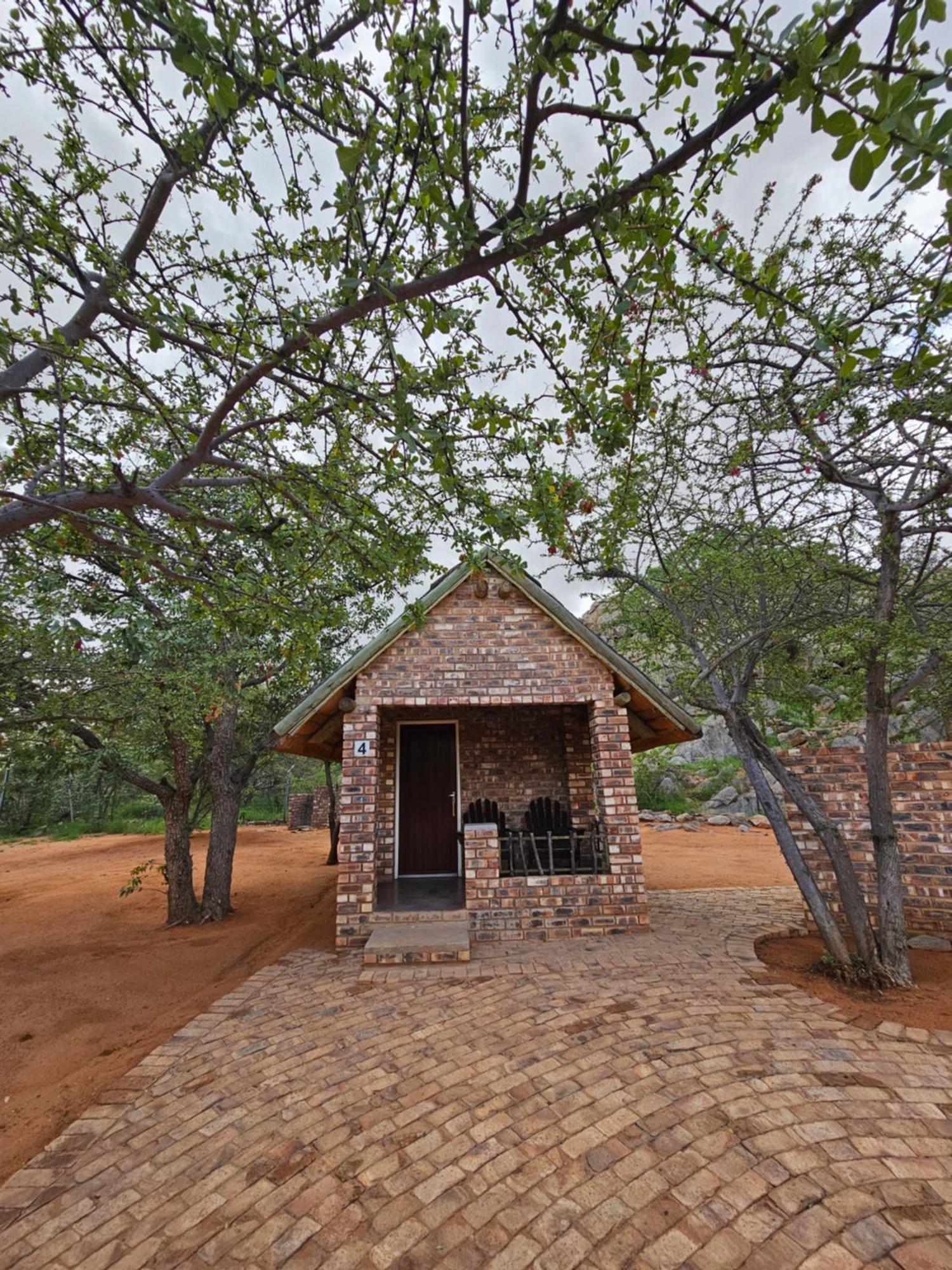 Kaoko Bush Lodge Kamanjab エクステリア 写真