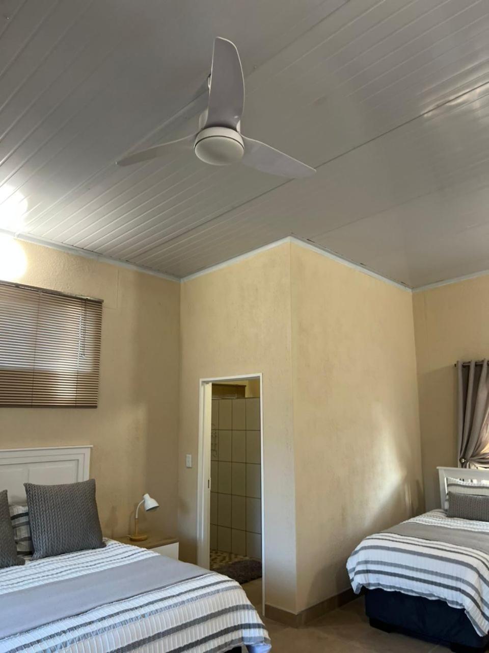 Kaoko Bush Lodge Kamanjab エクステリア 写真