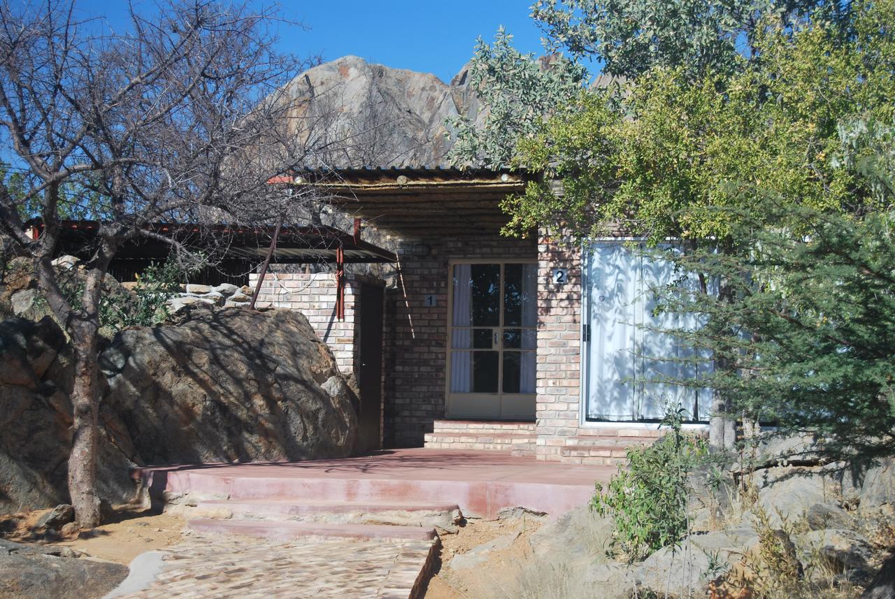 Kaoko Bush Lodge Kamanjab エクステリア 写真